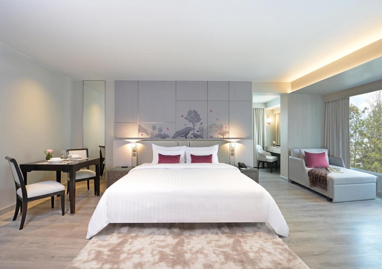 Centre Point Sukhumvit 10 Hotel Bangkok Room photo